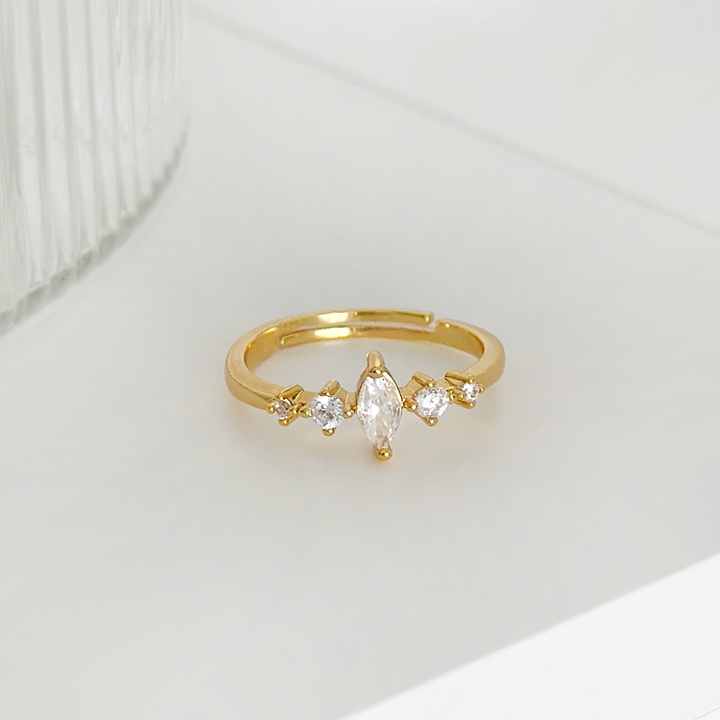 Queenie Ring
